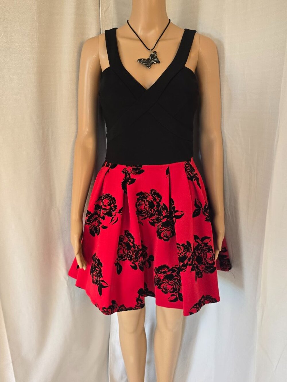 Crystal Doll Black and Red Flocked Roses Sleeveless Summer Dress Size 11